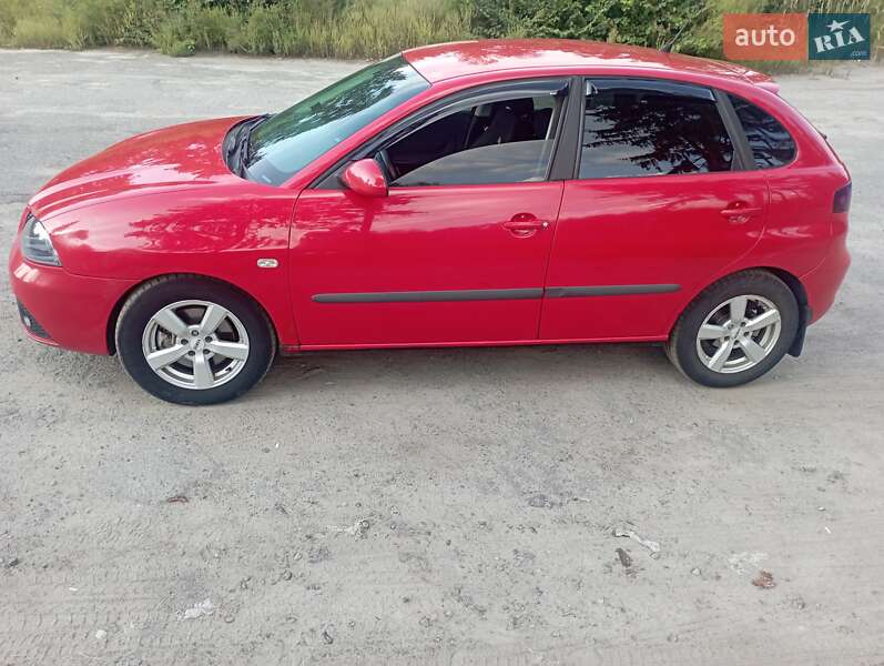 Хэтчбек SEAT Ibiza 2007 в 