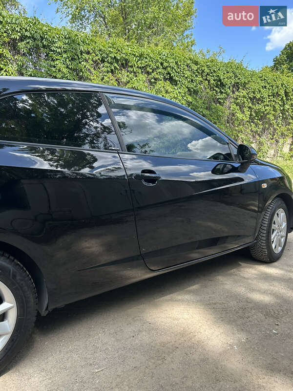 Хэтчбек SEAT Ibiza 2015 в Запорожье