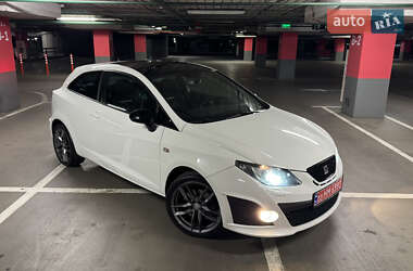 Хэтчбек SEAT Ibiza 2010 в 