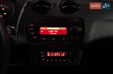 Хэтчбек SEAT Ibiza 2010 в 