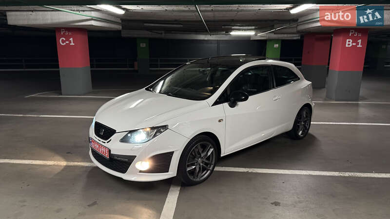 Хэтчбек SEAT Ibiza 2010 в 