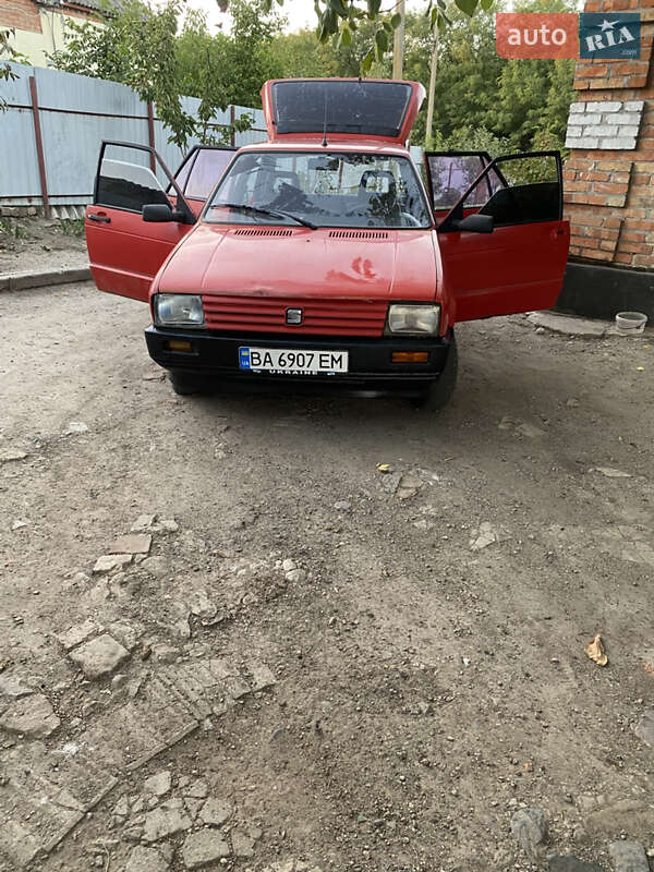 Хетчбек SEAT Ibiza 1989 в Новгородці