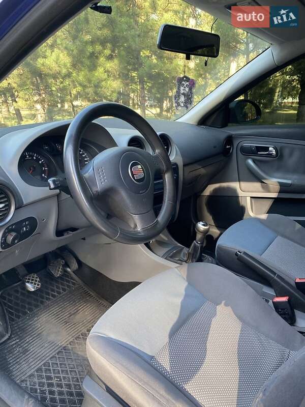 Хетчбек SEAT Ibiza 2005 в Кривому Розі