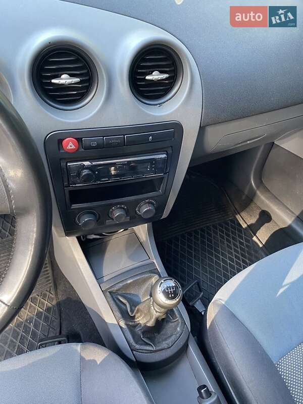 Хетчбек SEAT Ibiza 2005 в Кривому Розі