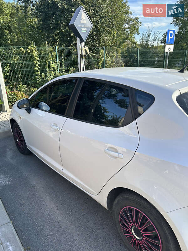 Хэтчбек SEAT Ibiza 2011 в Днепре