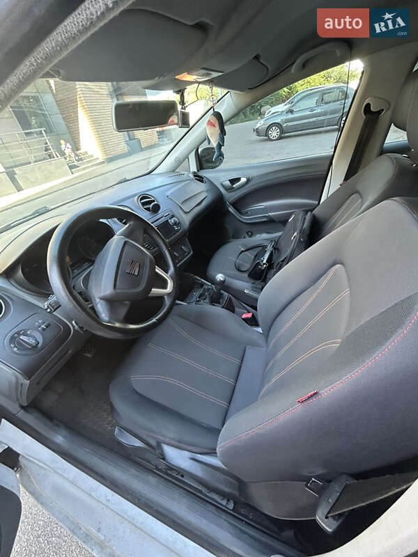 Хэтчбек SEAT Ibiza 2011 в Днепре