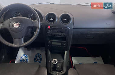 Хетчбек SEAT Ibiza 2005 в  фото 11 Хетчбек SEAT Ibiza 2005 в