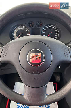 Хетчбек SEAT Ibiza 2005 в  фото 12 Хетчбек SEAT Ibiza 2005 в