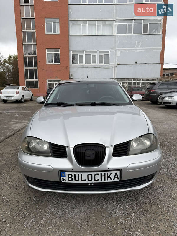 Хетчбек SEAT Ibiza 2003 в Дніпрі