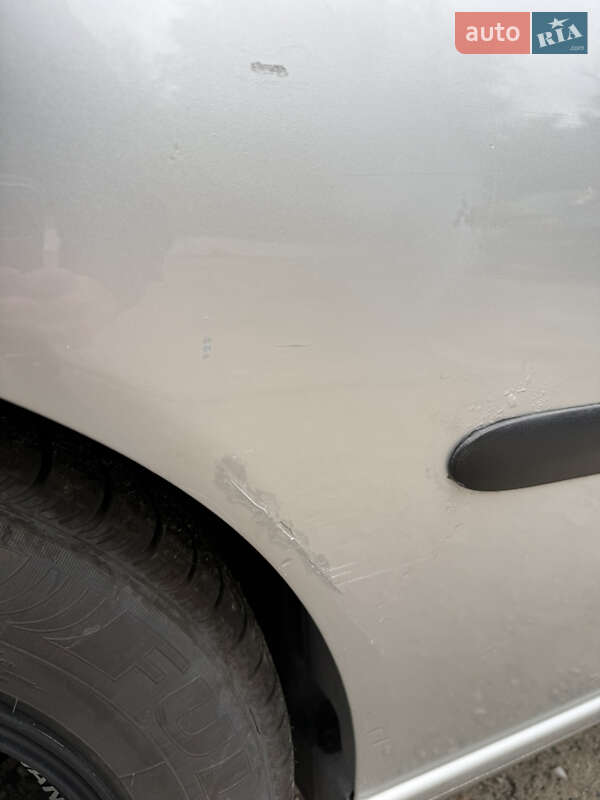 Хетчбек SEAT Ibiza 2003 в Дніпрі