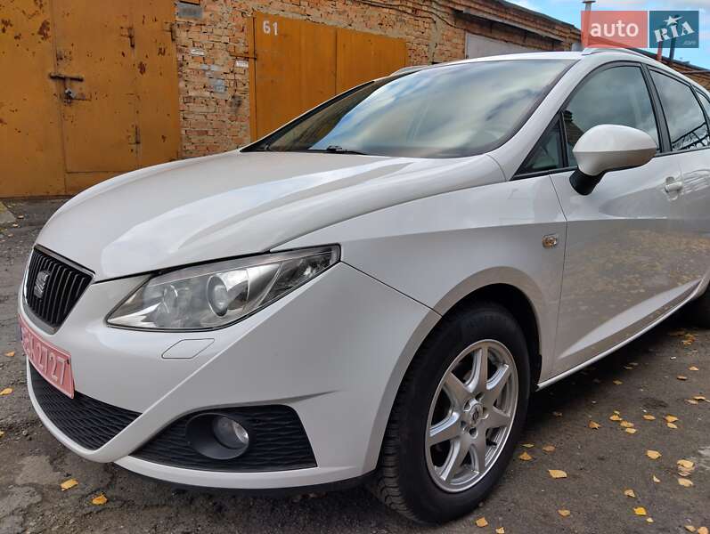 SEAT Ibiza 2011 SEAT Ibiza 2011