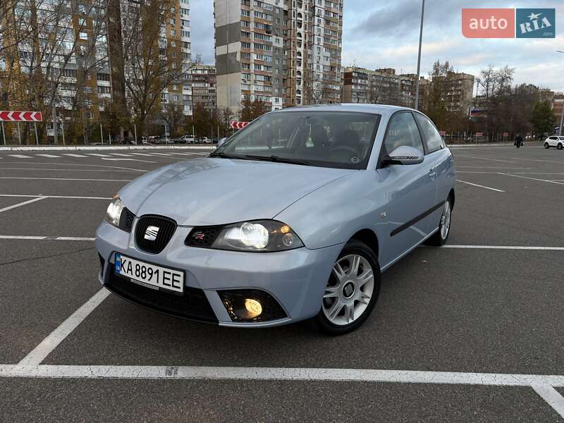 Хэтчбек SEAT Ibiza 2004 в Киеве