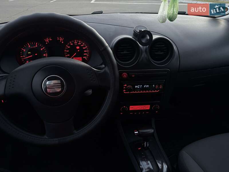 Хэтчбек SEAT Ibiza 2004 в Киеве