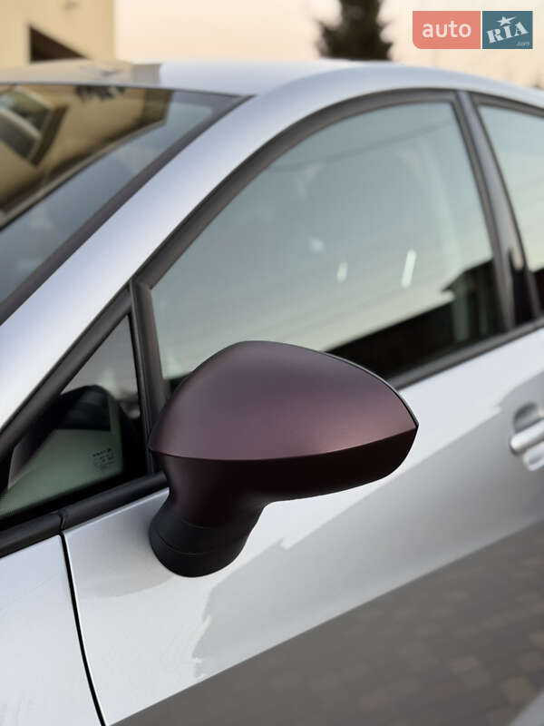 Хэтчбек SEAT Ibiza 2015 в Вишневом фото 5 Хэтчбек SEAT Ibiza 2015 в Вишневом