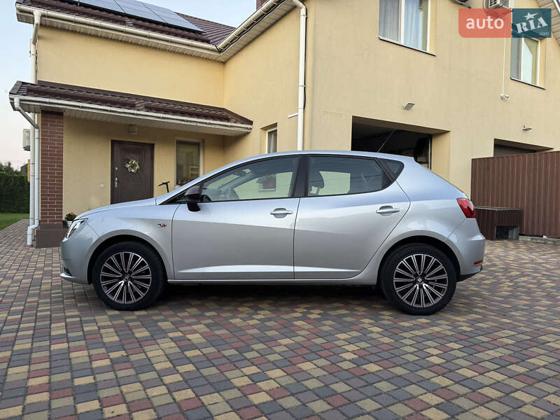 Хэтчбек SEAT Ibiza 2015 в Вишневом фото 6 Хэтчбек SEAT Ibiza 2015 в Вишневом