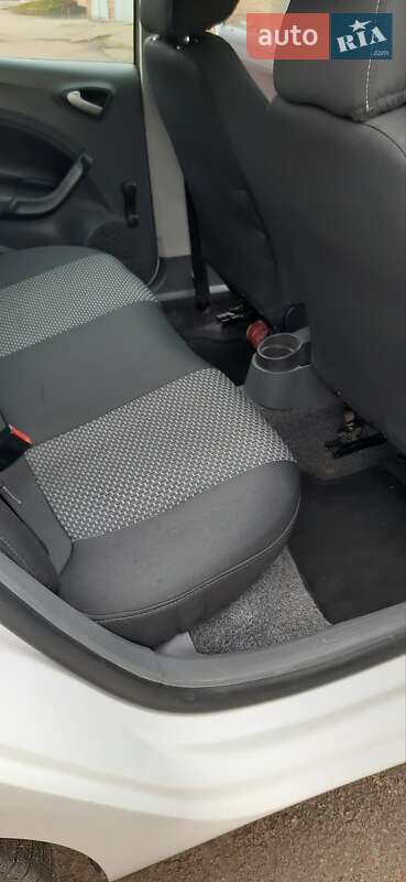 Хэтчбек SEAT Ibiza 2010 в Кропивницком фото 8 Хэтчбек SEAT Ibiza 2010 в Кропивницком