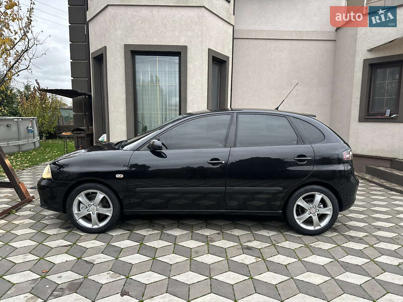 Хетчбек SEAT Ibiza 2008 в Києві