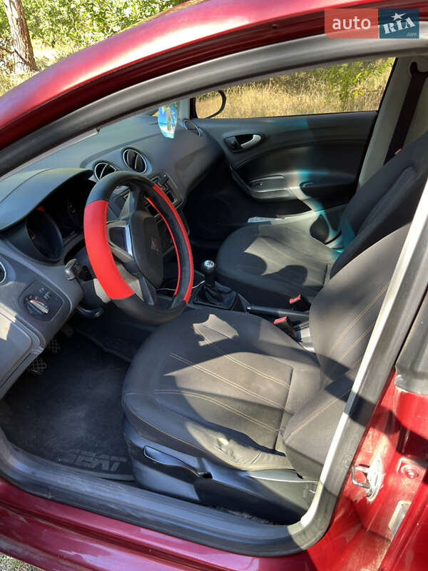 Хетчбек SEAT Ibiza 2011 в Вишгороді