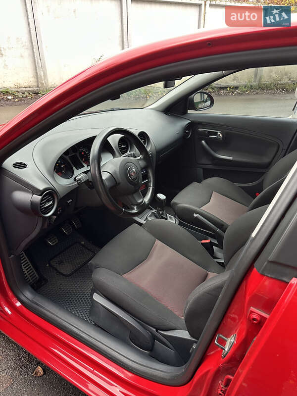 Хэтчбек SEAT Ibiza 2008 в Киеве
