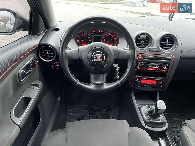 Хэтчбек SEAT Ibiza 2007 в Запорожье