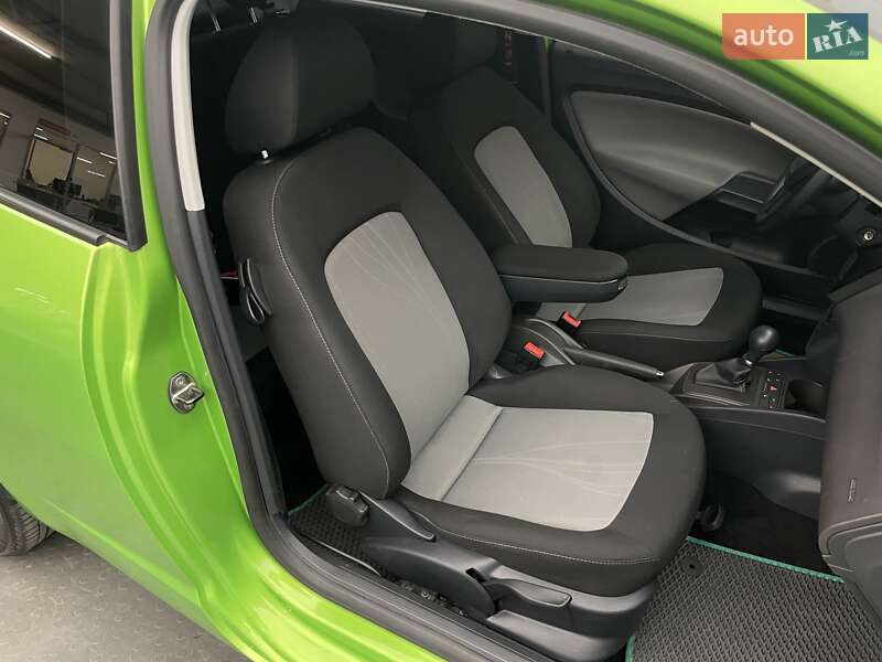 Хэтчбек SEAT Ibiza 2013 в Киеве