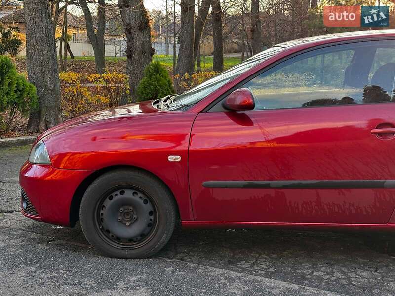 Хэтчбек SEAT Ibiza 2008 в Киеве