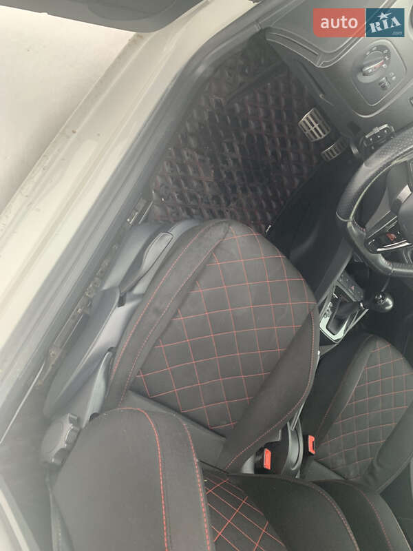 Хэтчбек SEAT Ibiza 2010 в Радехове