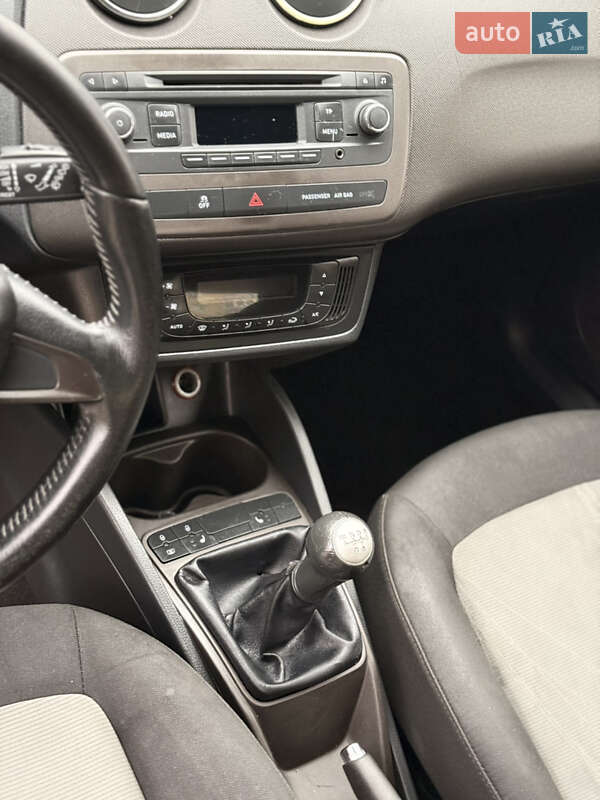 Хэтчбек SEAT Ibiza 2013 в Киеве фото 18 Хэтчбек SEAT Ibiza 2013 в Киеве