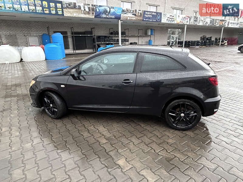Хетчбек SEAT Ibiza 2011 в Павлограді