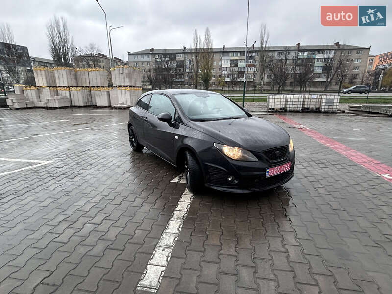 Хетчбек SEAT Ibiza 2011 в Павлограді