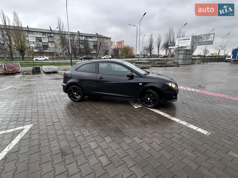 Хетчбек SEAT Ibiza 2011 в Павлограді