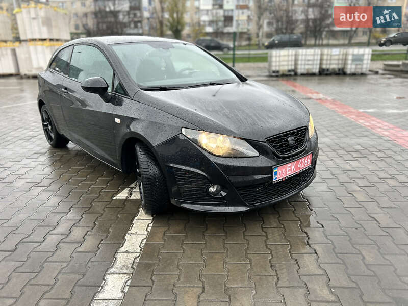 Хетчбек SEAT Ibiza 2011 в Павлограді