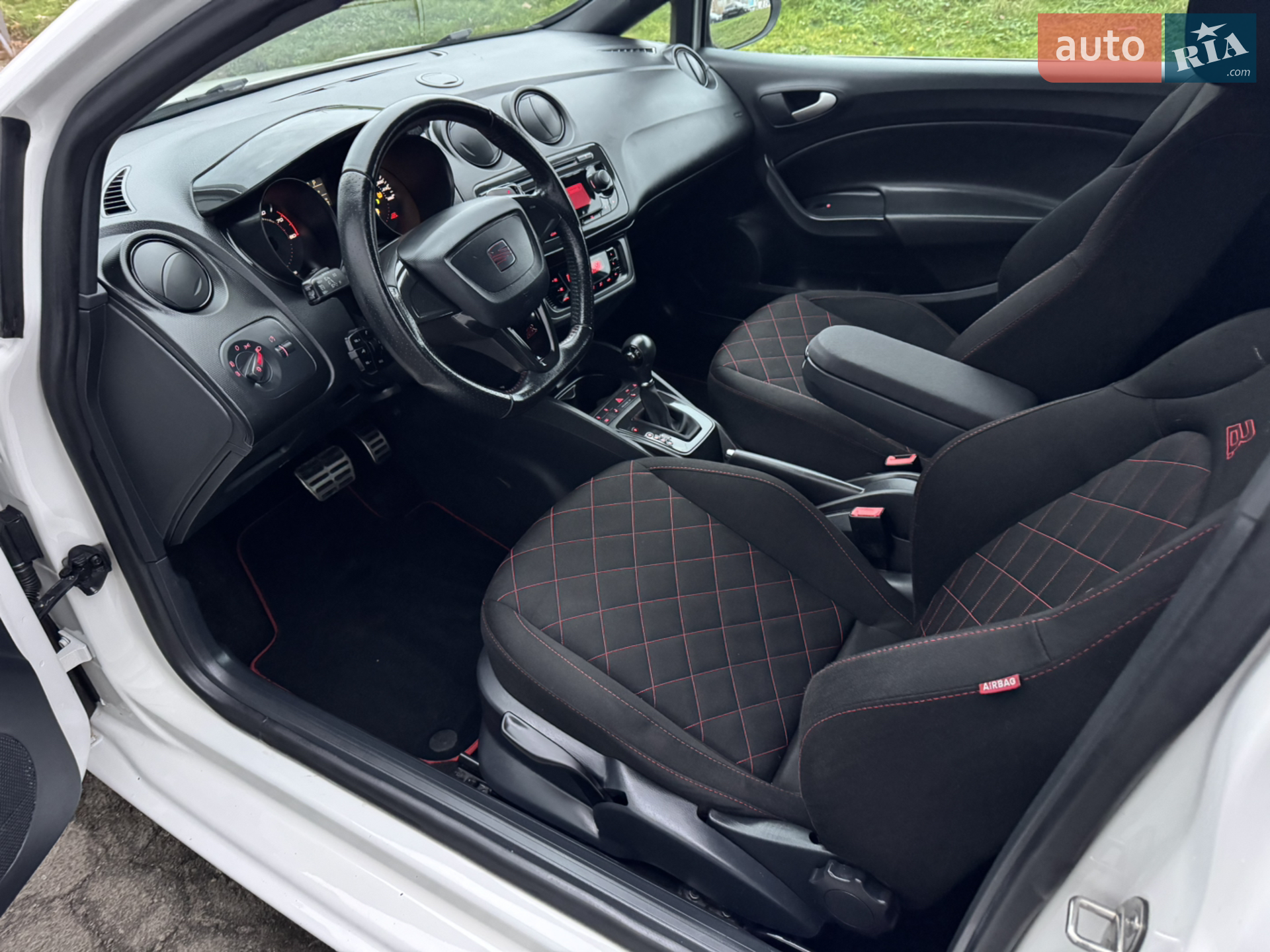 2010 SEAT Ibiza - мініатюра 15