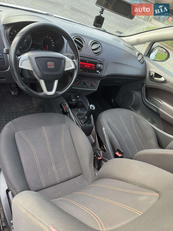 Хэтчбек SEAT Ibiza 2011 в Вараше