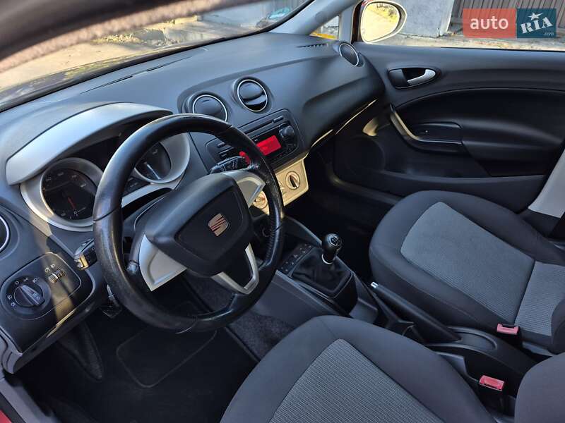 Универсал SEAT Ibiza 2011 в Львове фото 13 Универсал SEAT Ibiza 2011 в Львове