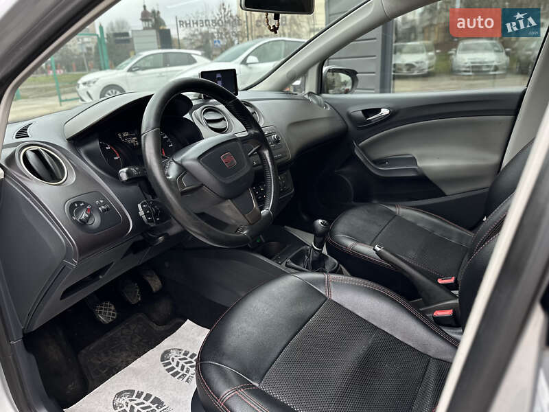 Хэтчбек SEAT Ibiza 2013 в Шептицькому