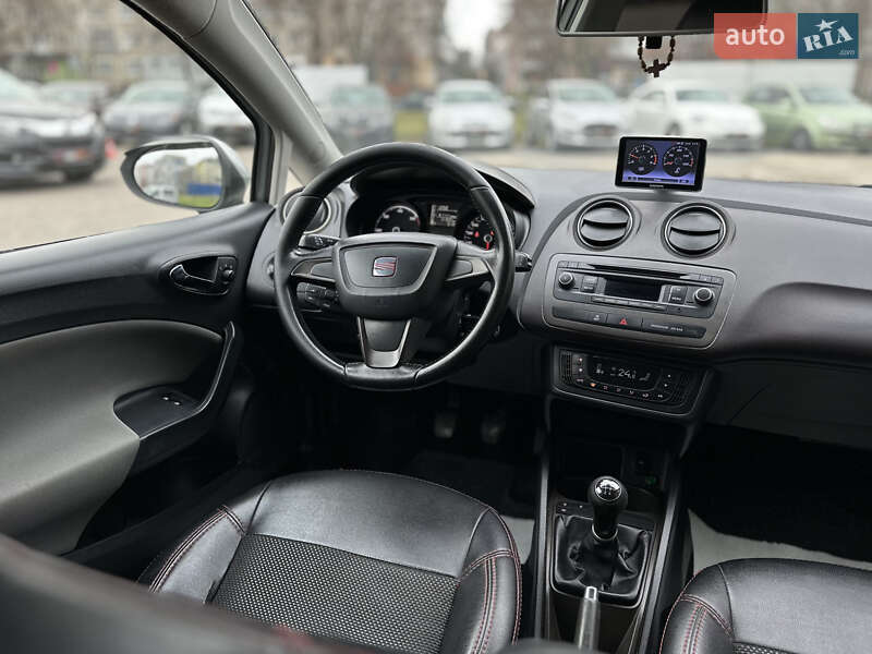 Хэтчбек SEAT Ibiza 2013 в Шептицькому