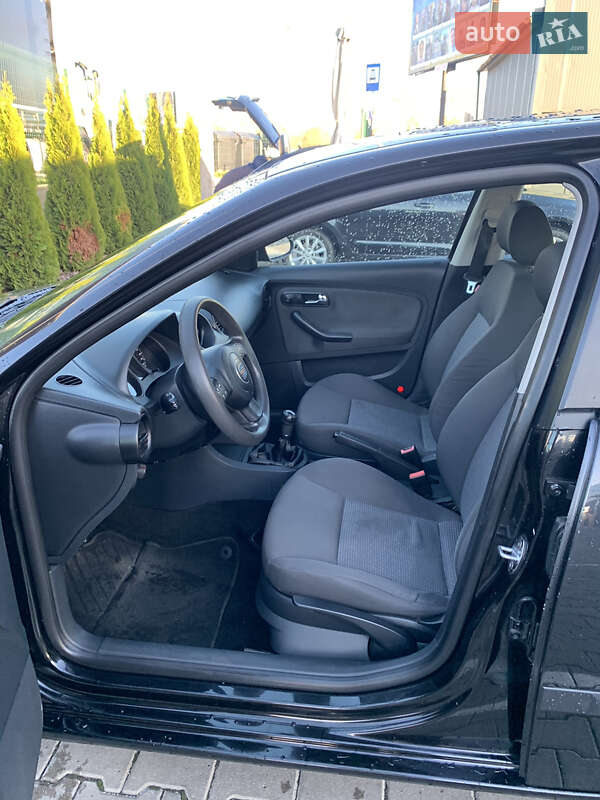 Хэтчбек SEAT Ibiza 2005 в Львове