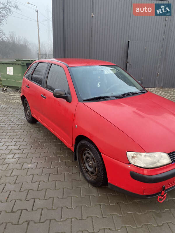 Хэтчбек SEAT Ibiza 1999 в Черновцах