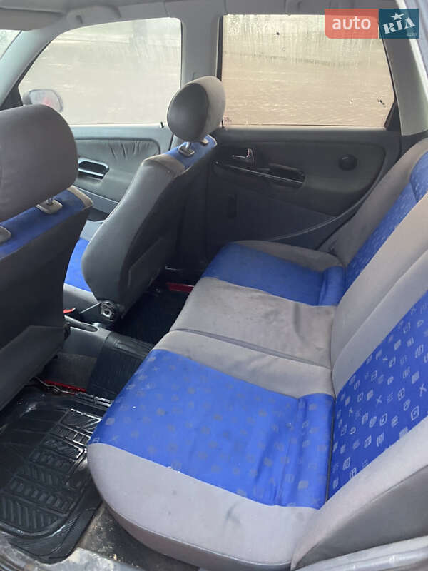 Хэтчбек SEAT Ibiza 1999 в Черновцах