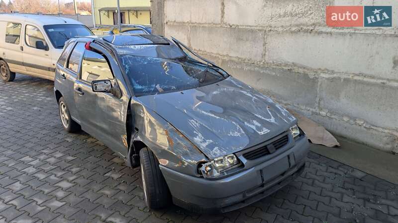 Хетчбек SEAT Ibiza 1997 в Чернівцях