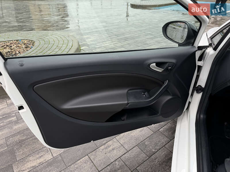 Хетчбек SEAT Ibiza 2011 в Луцьку