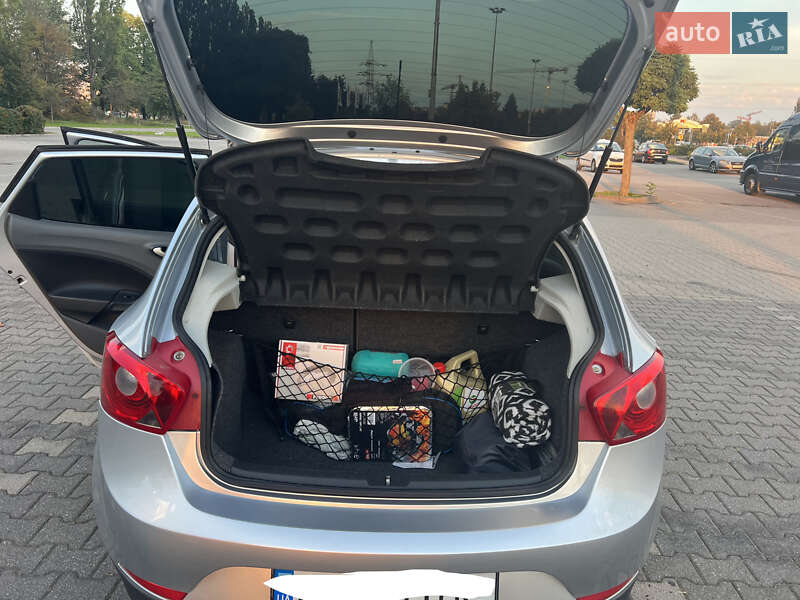 Хэтчбек SEAT Ibiza 2011 в Львове фото 8 Хэтчбек SEAT Ibiza 2011 в Львове
