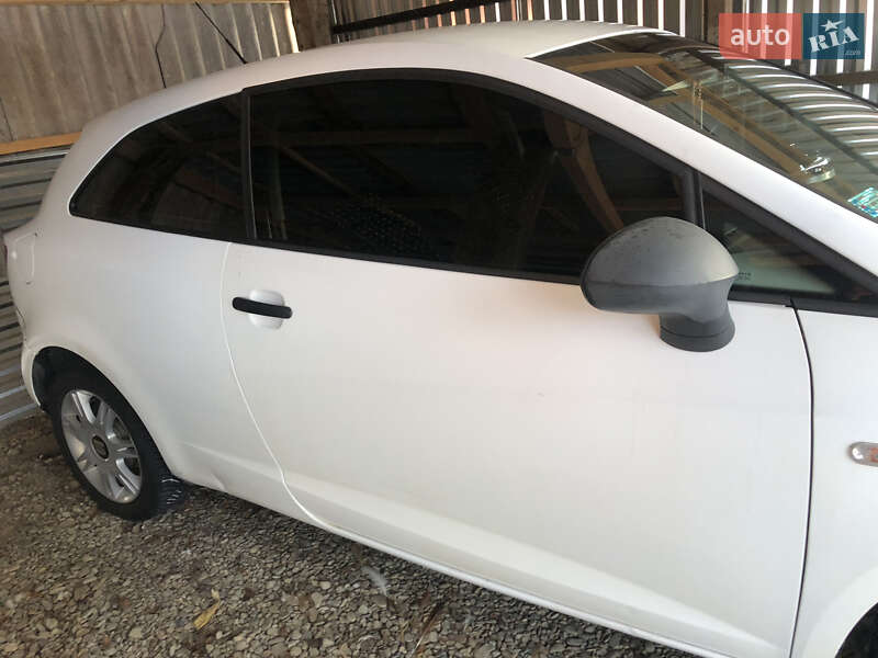 Хэтчбек SEAT Ibiza 2011 в Вараше