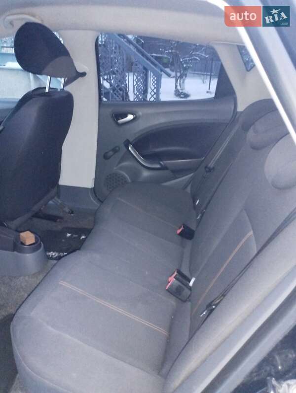 Хэтчбек SEAT Ibiza 2011 в Снятине