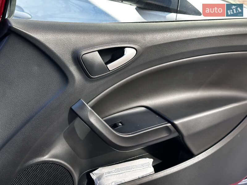 Хэтчбек SEAT Ibiza 2010 в Днепре