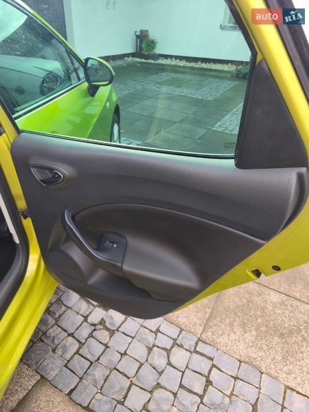 Хэтчбек SEAT Ibiza 2008 в Старой Выжевке