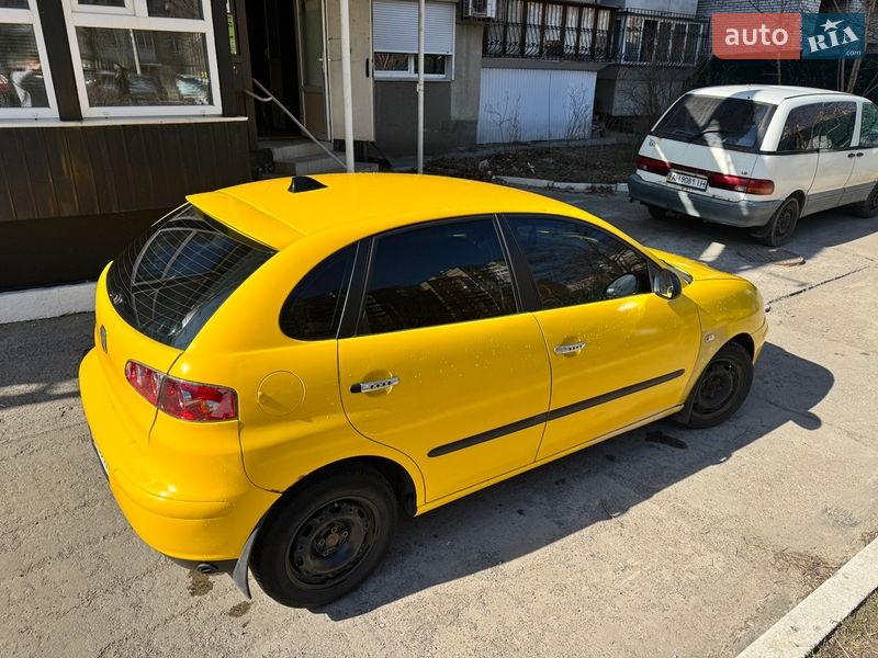 Хэтчбек SEAT Ibiza 2004 в Киеве