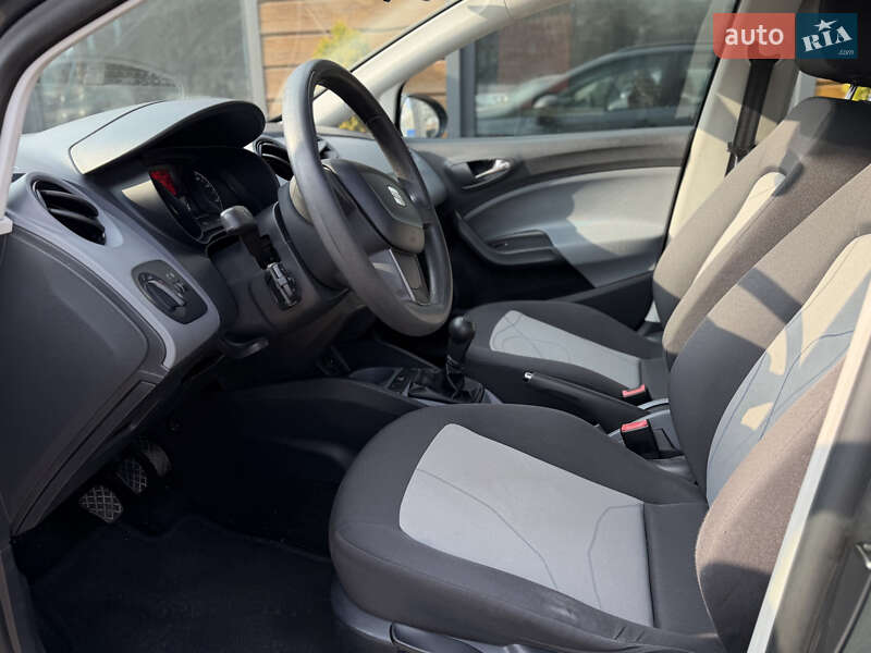 Хэтчбек SEAT Ibiza 2013 в Шептицькому