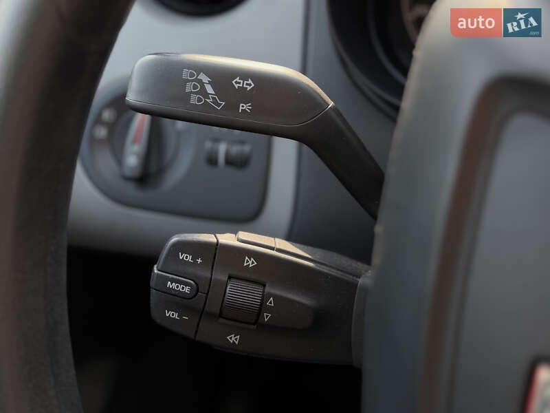 Хэтчбек SEAT Ibiza 2013 в Шептицькому